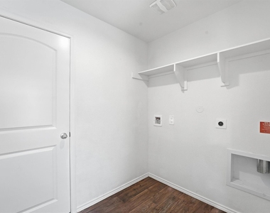 2419 Roaming Elk Court - Photo Thumbnail 9