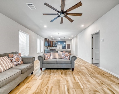 7919 Cypress Country Drive - Photo Thumbnail 5