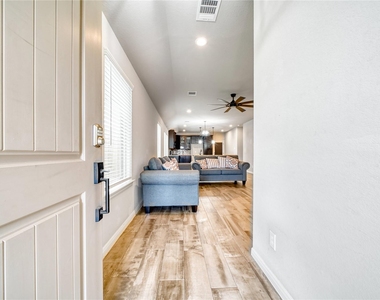 7919 Cypress Country Drive - Photo Thumbnail 4