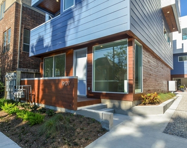 1907 Oakdale Street - Photo Thumbnail 2