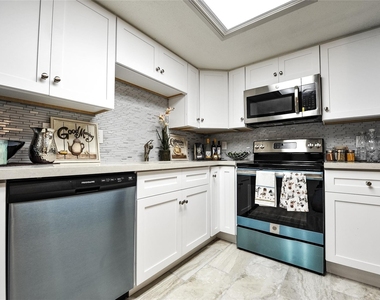 12633 Memorial Drive - Photo Thumbnail 3