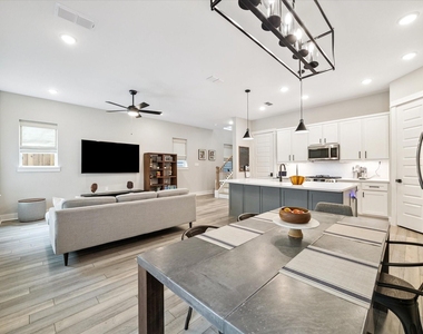 10974 Hewitt Cliff Lane - Photo Thumbnail 8