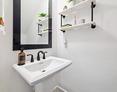 10974 Hewitt Cliff Lane - Photo Thumbnail 11