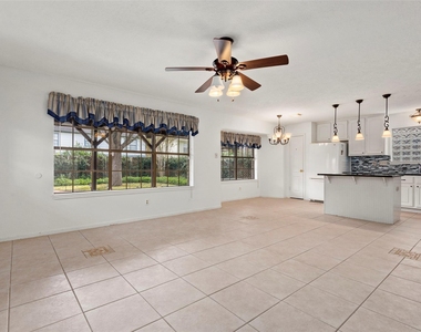 2415 Parkwood Lane - Photo Thumbnail 15