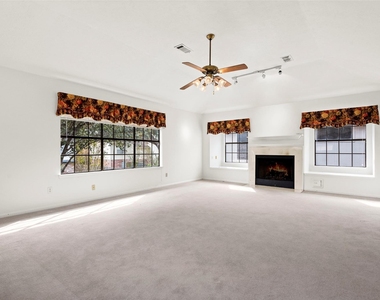 2415 Parkwood Lane - Photo Thumbnail 26