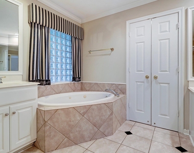 5365 Lampasas Street - Photo Thumbnail 25
