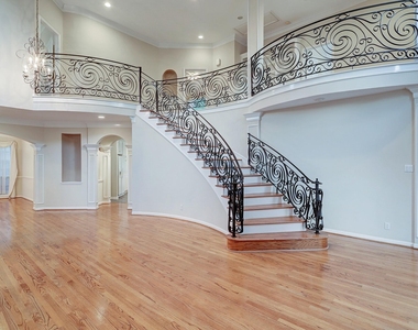 5365 Lampasas Street - Photo Thumbnail 9