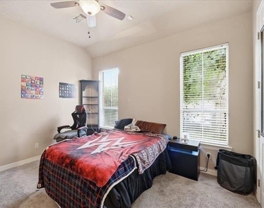 108 Wade - Photo Thumbnail 24