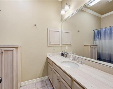 108 Wade - Photo Thumbnail 26