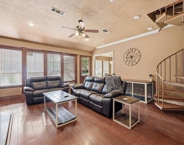 108 Wade - Photo Thumbnail 5