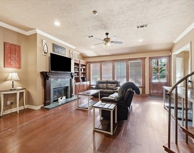 108 Wade - Photo Thumbnail 8