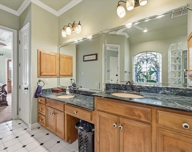 108 Wade - Photo Thumbnail 29