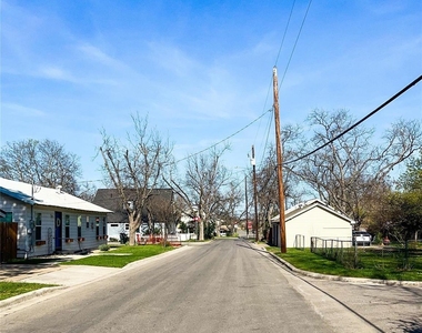 204 E 18th Street - Photo Thumbnail 19