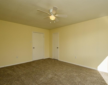 2110 Whiteback Drive - Photo Thumbnail 29