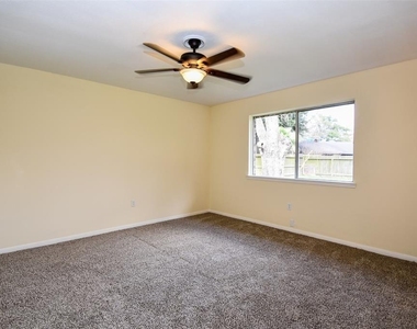 2110 Whiteback Drive - Photo Thumbnail 19