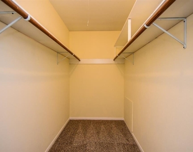 2110 Whiteback Drive - Photo Thumbnail 23