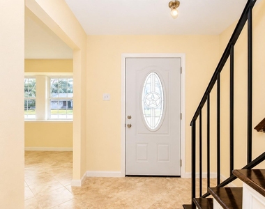 2110 Whiteback Drive - Photo Thumbnail 6