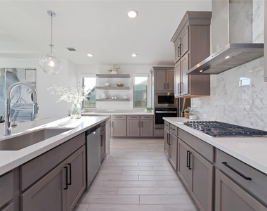 4814 Highland Stream Court - Photo Thumbnail 12