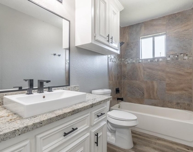 725 10th Street - Photo Thumbnail 20