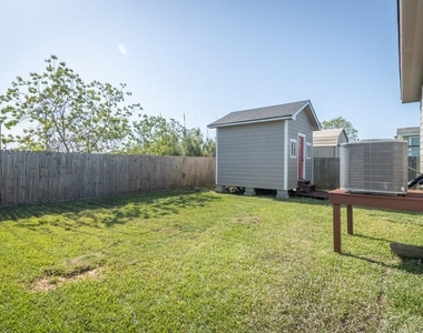 725 10th Street - Photo Thumbnail 24