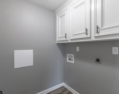 725 10th Street - Photo Thumbnail 23