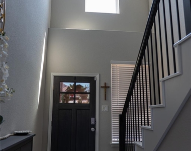 7010 Silverleaf Oak Street - Photo Thumbnail 4