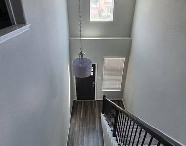 7010 Silverleaf Oak Street - Photo Thumbnail 19