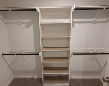 7010 Silverleaf Oak Street - Photo Thumbnail 32