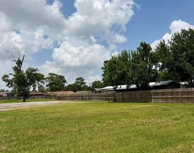 14003 Alderson Street - Photo Thumbnail 7