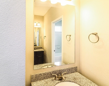 3209 Youngs Meadow Lane - Photo Thumbnail 11