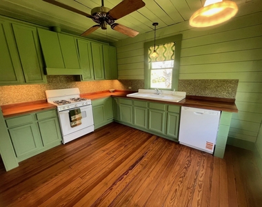 618 Bayridge Road - Photo Thumbnail 5