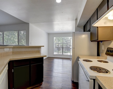 7200 W T C Jester Boulevard - Photo Thumbnail 20