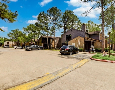 7200 W T C Jester Boulevard - Photo Thumbnail 32
