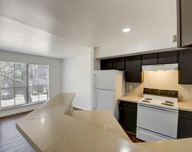 7200 W T C Jester Boulevard - Photo Thumbnail 18