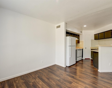 7200 W T C Jester Boulevard - Photo Thumbnail 14
