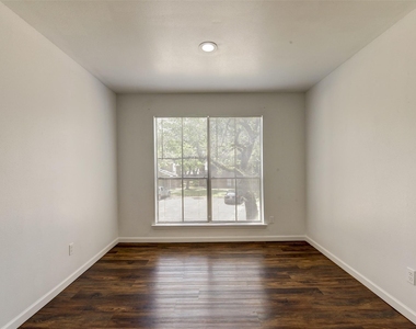 7200 W T C Jester Boulevard - Photo Thumbnail 13
