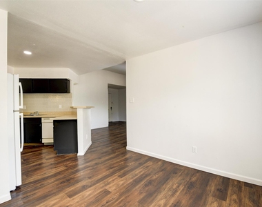 7200 W T C Jester Boulevard - Photo Thumbnail 15