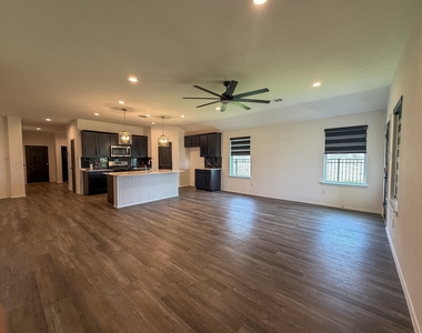 3101 Emerald Ocean Drive - Photo Thumbnail 19
