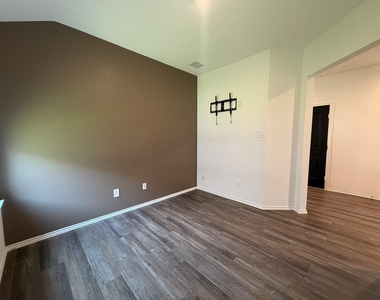 3101 Emerald Ocean Drive - Photo Thumbnail 7
