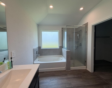 3101 Emerald Ocean Drive - Photo Thumbnail 28