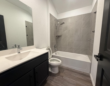 3101 Emerald Ocean Drive - Photo Thumbnail 14