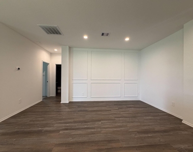 3101 Emerald Ocean Drive - Photo Thumbnail 10
