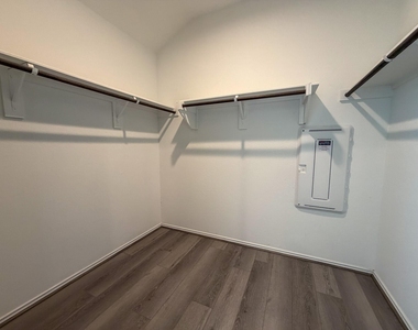 3101 Emerald Ocean Drive - Photo Thumbnail 29