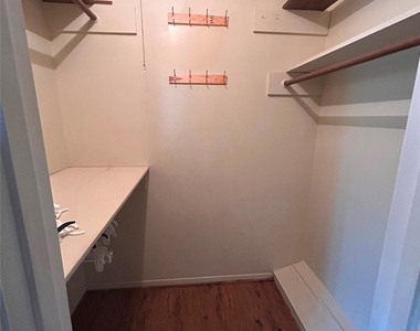12755 Brookglade Circle - Photo Thumbnail 5