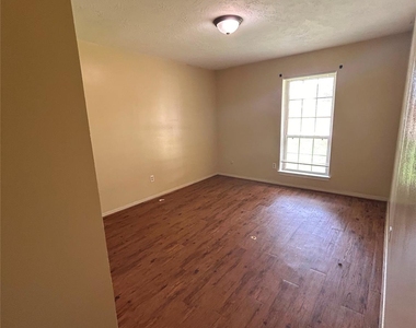 12755 Brookglade Circle - Photo Thumbnail 8