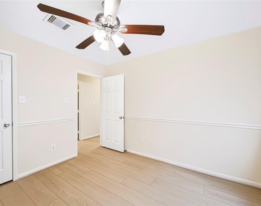 930 Mesa Terrace Drive - Photo Thumbnail 18