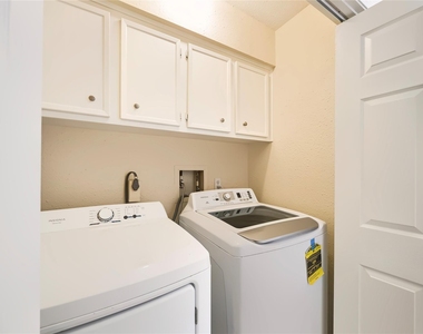 930 Mesa Terrace Drive - Photo Thumbnail 6