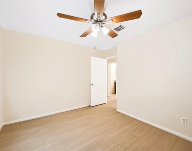 930 Mesa Terrace Drive - Photo Thumbnail 16