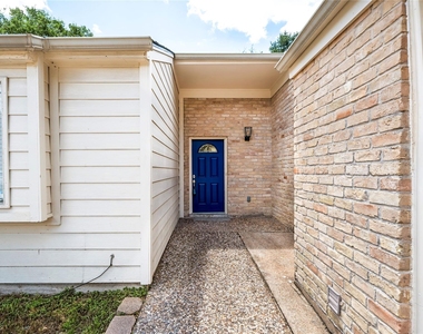 930 Mesa Terrace Drive - Photo Thumbnail 3