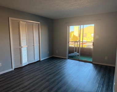 10555 Turtlewood Court - Photo Thumbnail 11